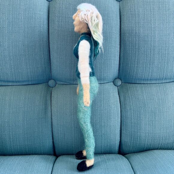 Wool Felted Doll OOAK Trendy Old Woman Poseable Handmade Needlework Art Piece - Picture 14 of 16